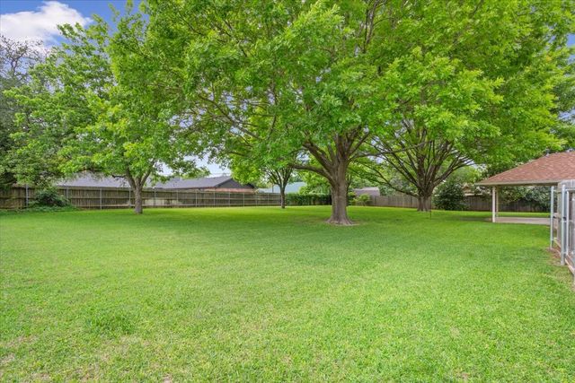 512 Dal Paso Drive, Robinson, TX 76706