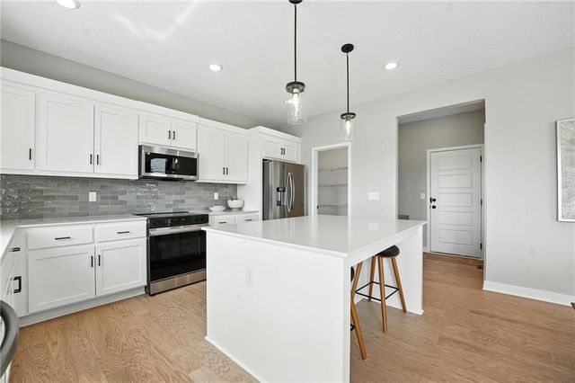 19513 Barstow Street, Spring Hill, KS 66083