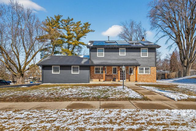 704 E 130th Street, Burnsville, MN 55337