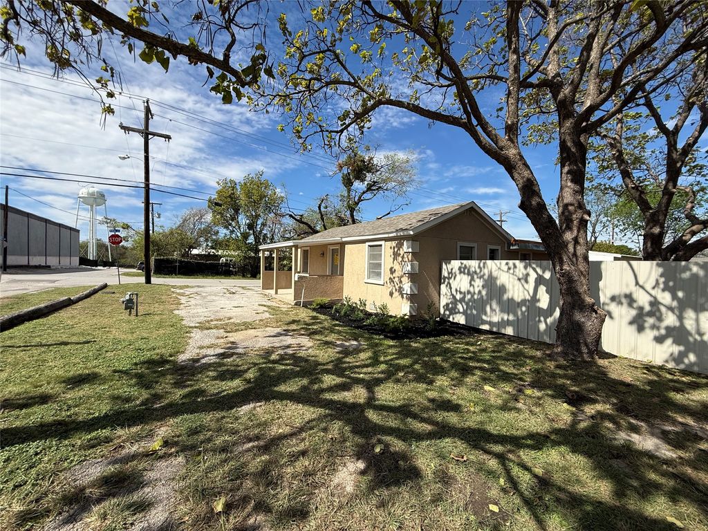 5524 Scoggins, Sansom Park, TX 76114 — exterior
