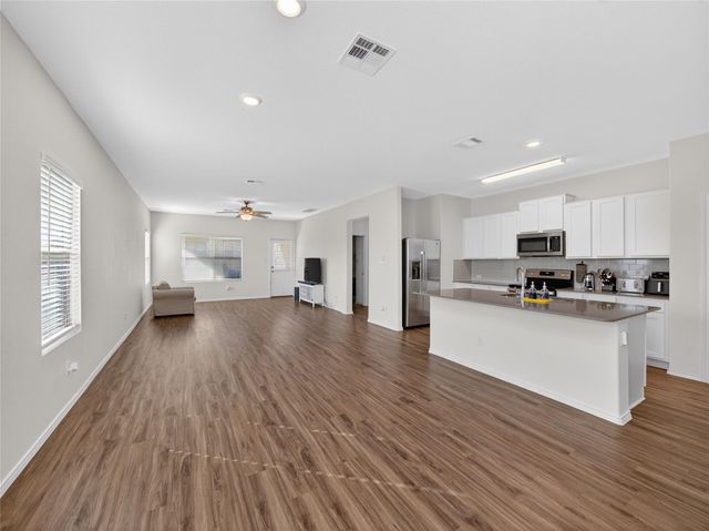 156 Greatest Gift WAY, Jarrell, TX 76537