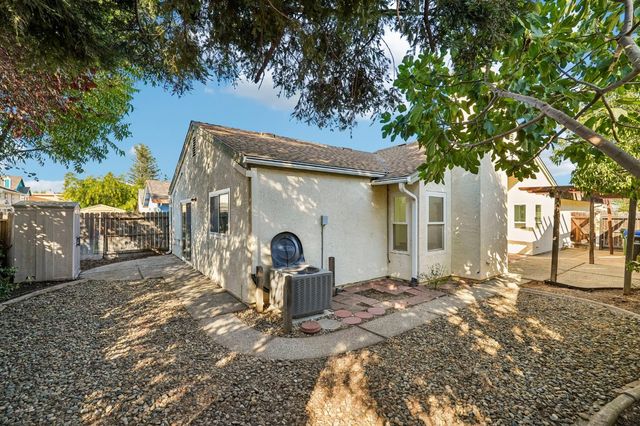 9474 Dunkerrin Way, Elk Grove, CA 95758