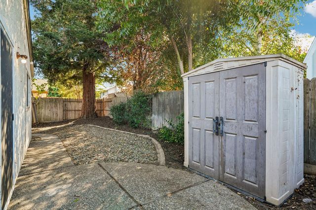 9474 Dunkerrin Way, Elk Grove, CA 95758
