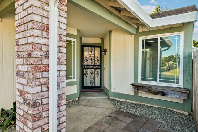 9474 Dunkerrin Way, Elk Grove, CA 95758