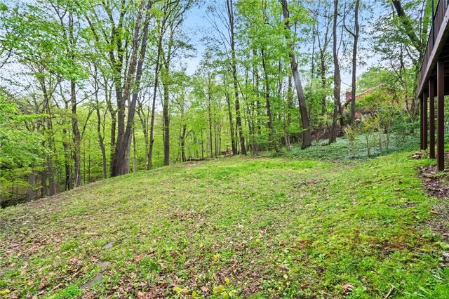 111 Greyfriar Dr, O'hara, PA 15215