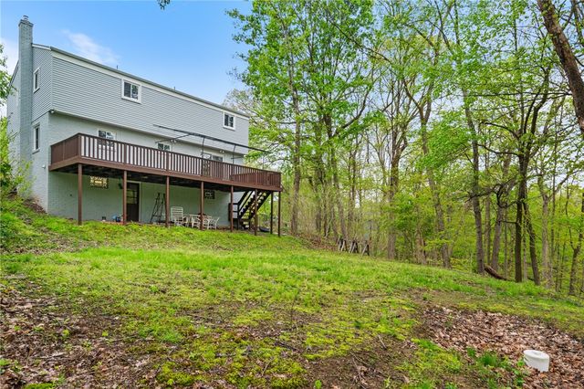 111 Greyfriar Dr, O'hara, PA 15215
