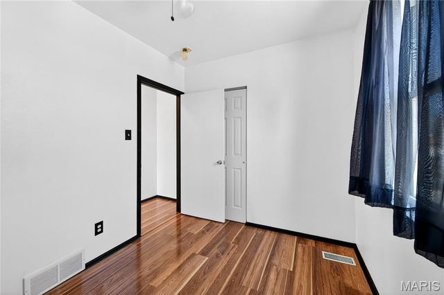 327 W Felton Avenue, St Louis, MO 63125