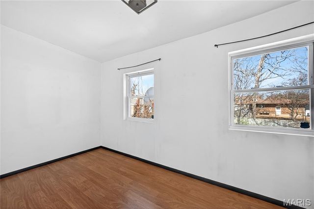 327 W Felton Avenue, St Louis, MO 63125