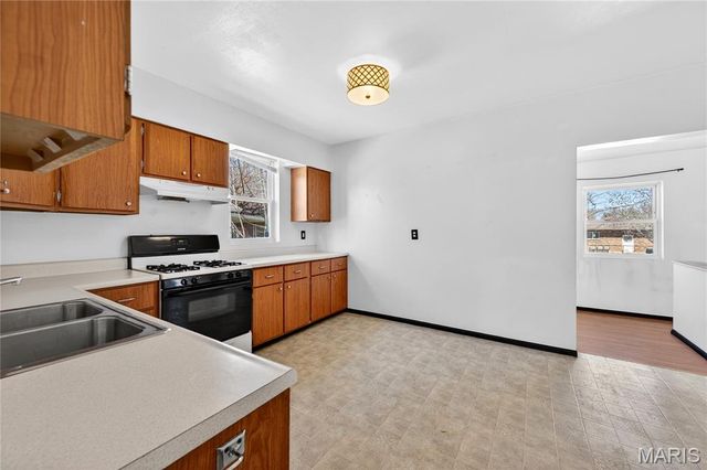 327 W Felton Avenue, St Louis, MO 63125