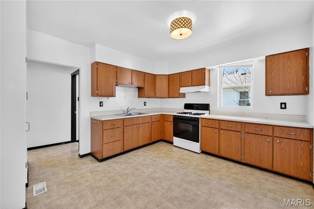 327 W Felton Avenue, St Louis, MO 63125