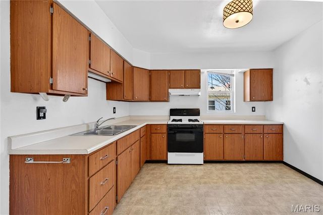 327 W Felton Avenue, St Louis, MO 63125