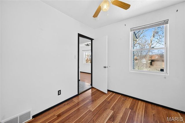 327 W Felton Avenue, St Louis, MO 63125