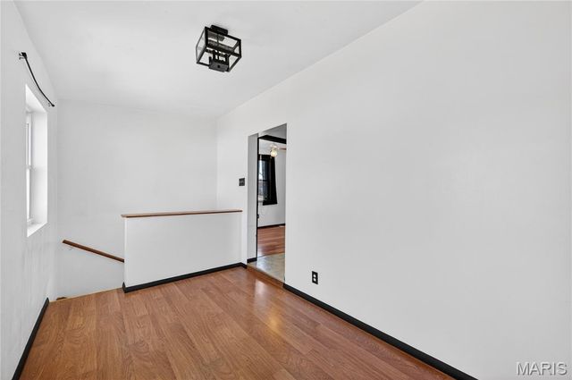 327 W Felton Avenue, St Louis, MO 63125