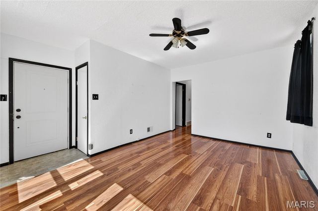 327 W Felton Avenue, St Louis, MO 63125