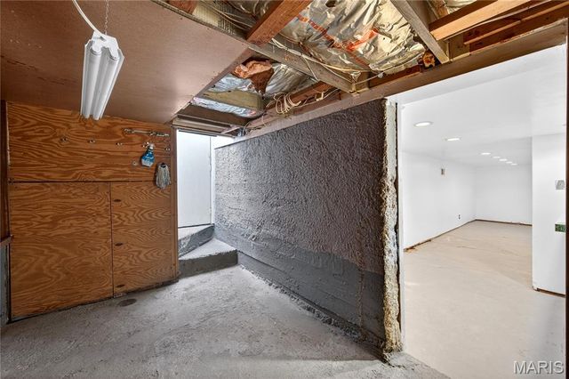 327 W Felton Avenue, St Louis, MO 63125