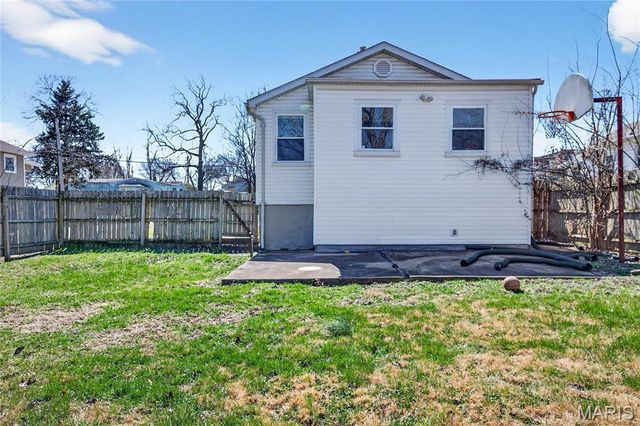 327 W Felton Avenue, St Louis, MO 63125