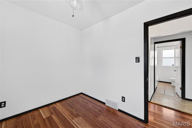 327 W Felton Avenue, St Louis, MO 63125