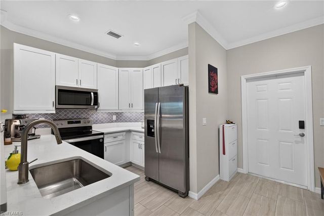 1149 Winding Pines CIR 206, Cape Coral, FL 33909