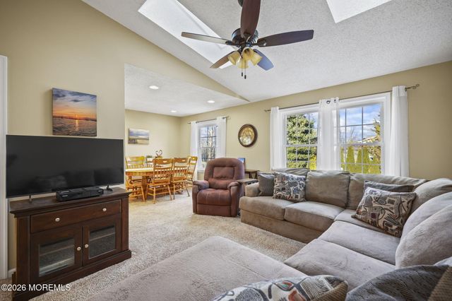 48 Hedgewood Road, Howell, NJ 07731