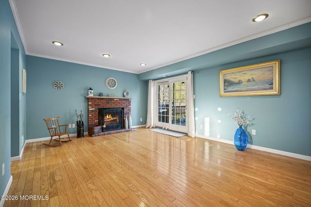 48 Hedgewood Road, Howell, NJ 07731