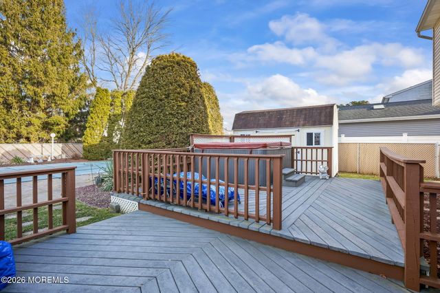 48 Hedgewood Road, Howell, NJ 07731