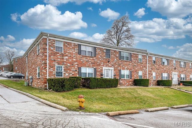 3126 Carnaby Lane C, Bridgeton, MO 63044