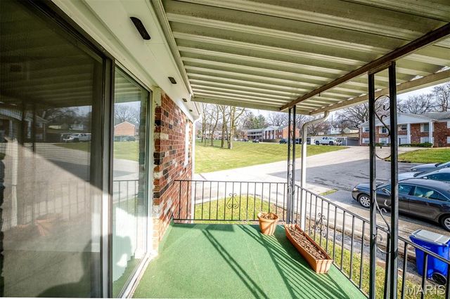 3126 Carnaby Lane C, Bridgeton, MO 63044