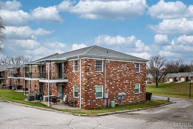 3126 Carnaby Lane C, Bridgeton, MO 63044