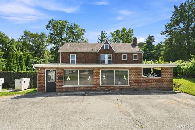 2 S Dellwood Avenue, Dellwood, MO 63135