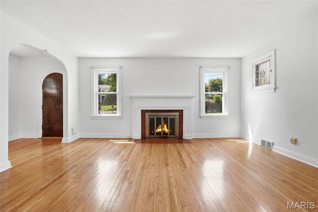2 S Dellwood Avenue, Dellwood, MO 63135