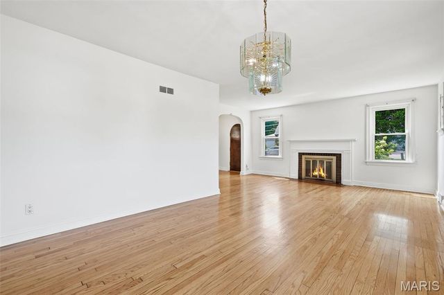 2 S Dellwood Avenue, Dellwood, MO 63135