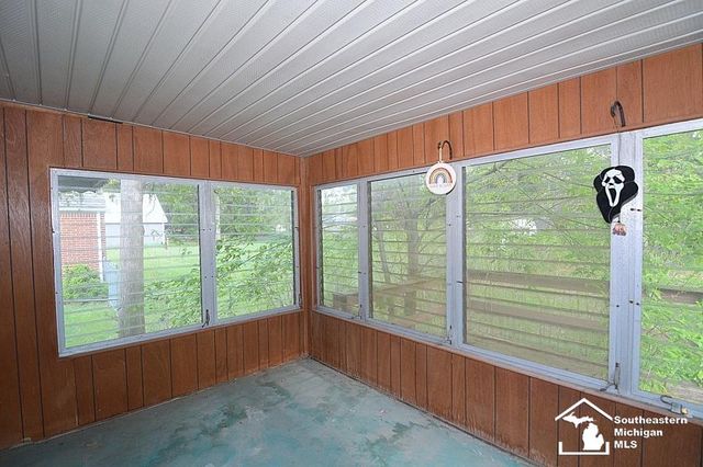 1112 S Park Drive, Temperance, MI 48182