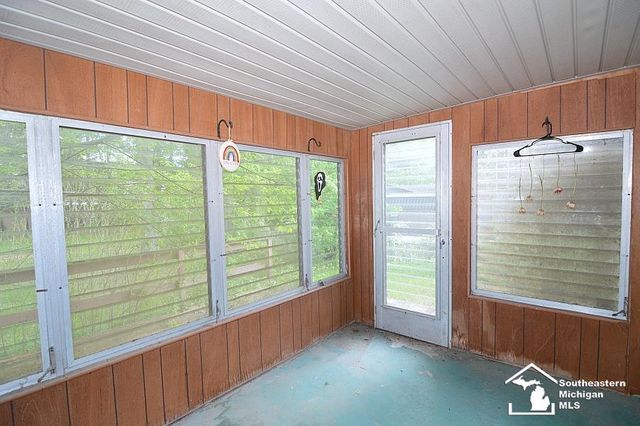 1112 S Park Drive, Temperance, MI 48182