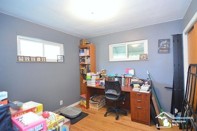 1112 S Park Drive, Temperance, MI 48182