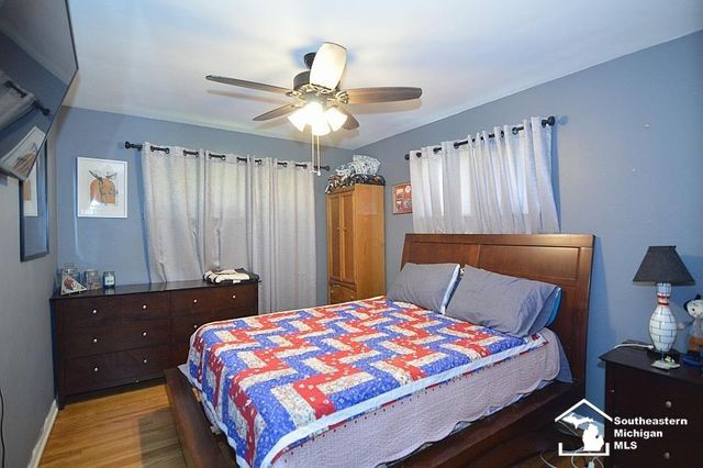 1112 S Park Drive, Temperance, MI 48182