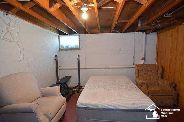 1112 S Park Drive, Temperance, MI 48182