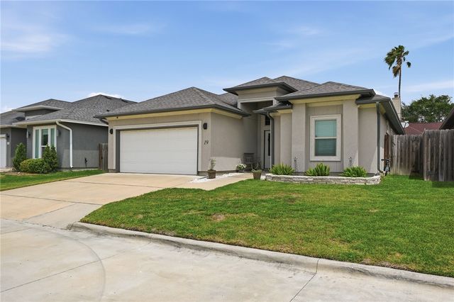 19 Willow Bend St. St, Corpus Christi, TX 78413