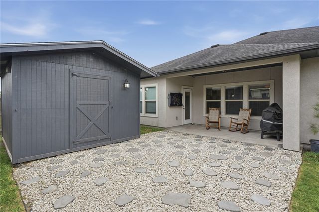 19 Willow Bend St. St, Corpus Christi, TX 78413