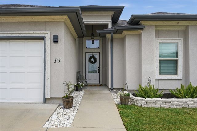19 Willow Bend St. St, Corpus Christi, TX 78413