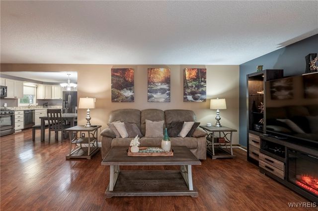 247 Le Havre Drive, Cheektowaga, NY 14227