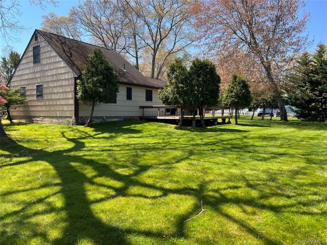 27 W Tiana Road A, Hampton Bays, NY 11946