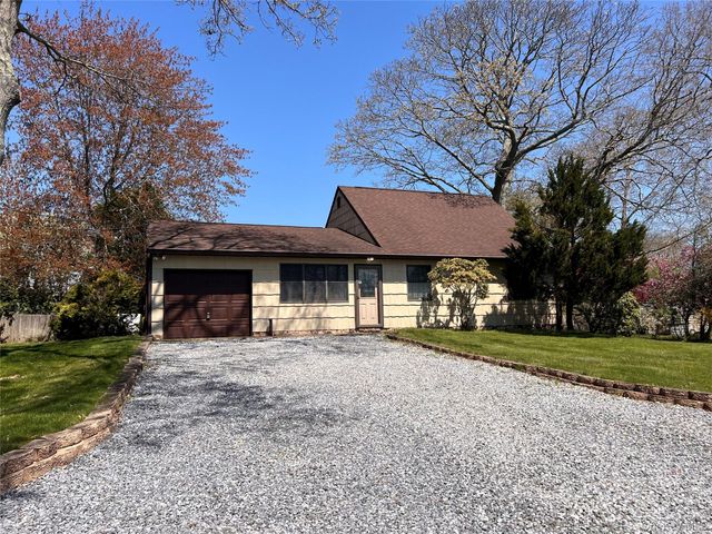 27 W Tiana Road A, Hampton Bays, NY 11946