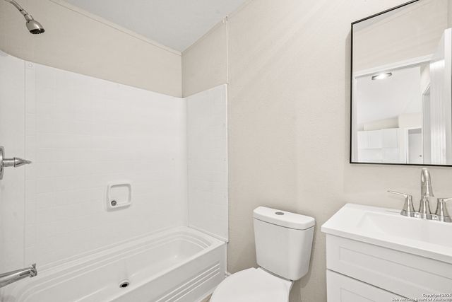 5246 SAVANNAH WAY, Von Ormy, TX 78073