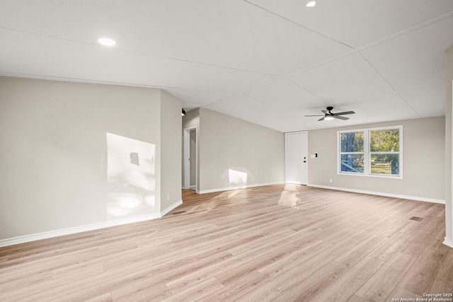 5246 SAVANNAH WAY, Von Ormy, TX 78073