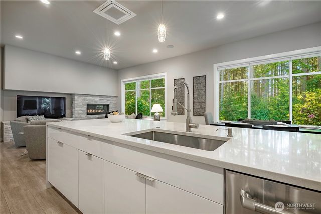 5475 Wood Duck Loop, Blaine, WA 98230