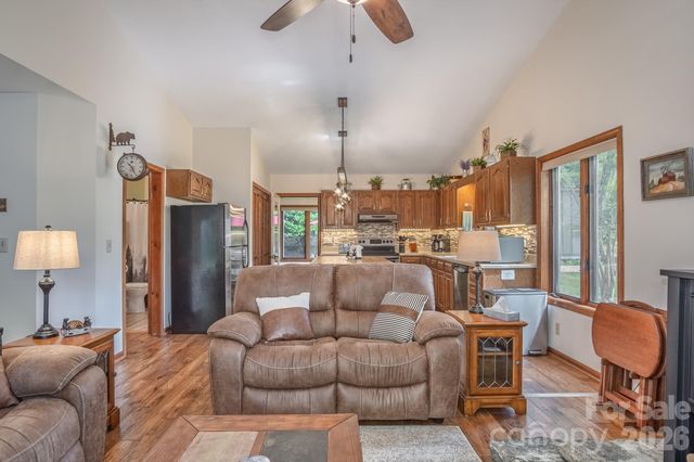 22 Dalonigei Court, Brevard, NC 28712