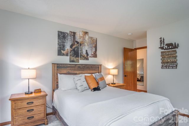 22 Dalonigei Court, Brevard, NC 28712