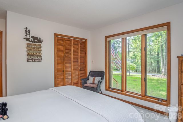 22 Dalonigei Court, Brevard, NC 28712