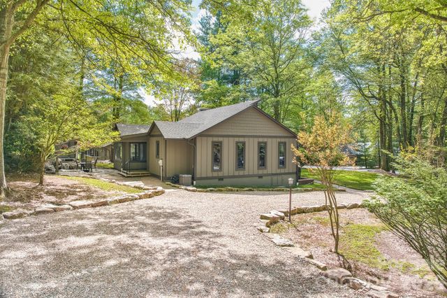22 Dalonigei Court, Brevard, NC 28712