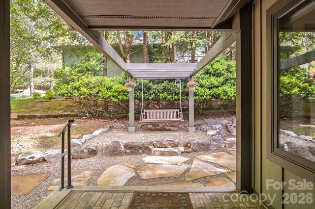 22 Dalonigei Court, Brevard, NC 28712